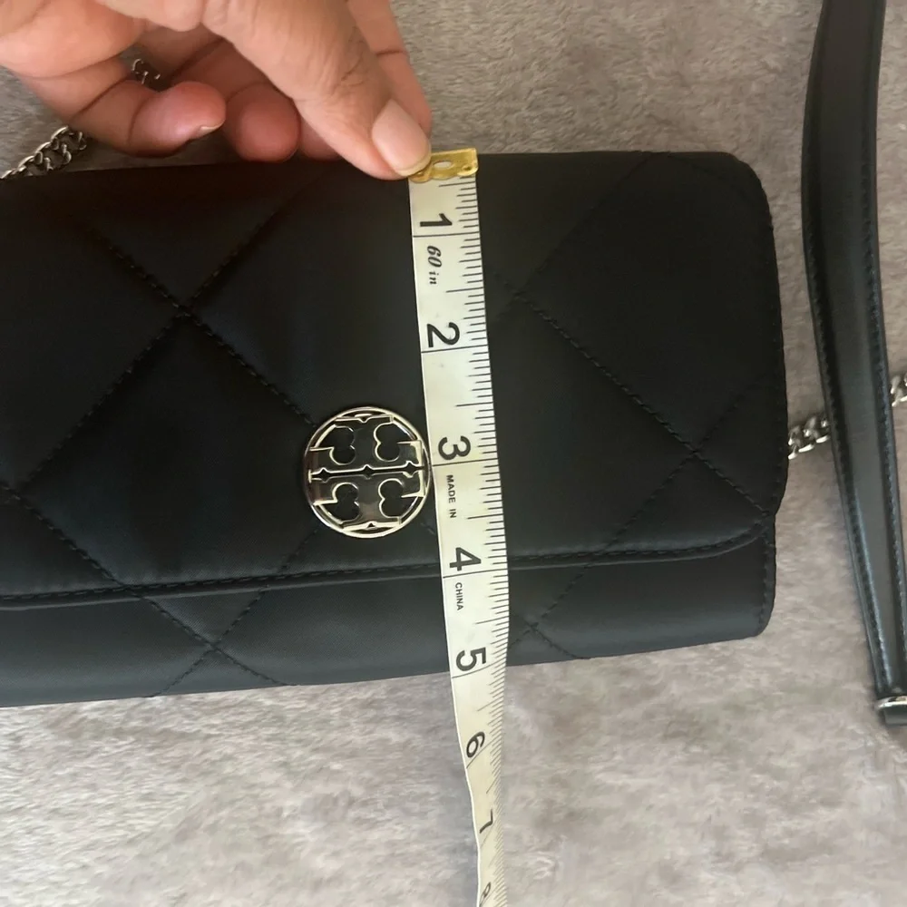 TORY BURCH• Willa Black Quilted Nylon Crossbody Bag